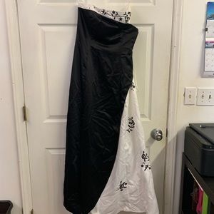 Strapless lace up side black and white prom dress